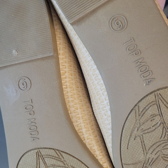 NEW Top Moda Comfort She's Sophisticated Woven Tan Cream & Pearl Buckle Flats 6 - Picture 11 of 13